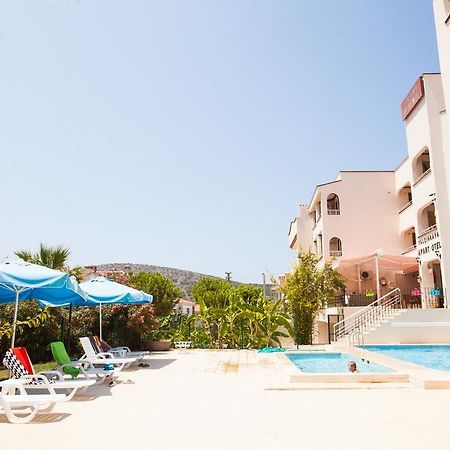 Yalcinkaya Apart Hotel Çeşme Εξωτερικό φωτογραφία